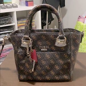 Pre-love GUESS crossbody bag